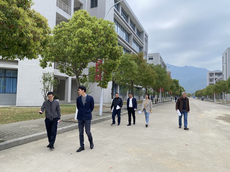 我校开展2021年春季开学返校第一课检查工作
